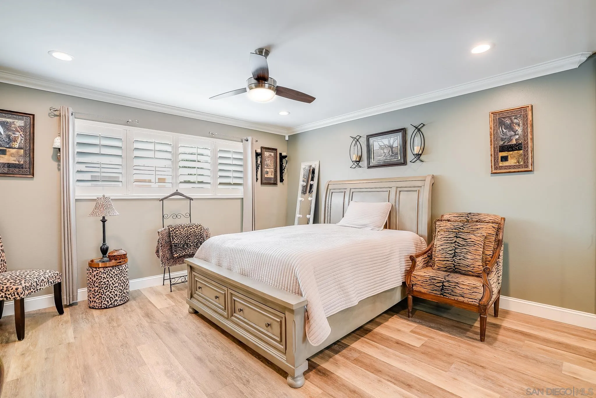 1851 Ithaca Street Chula Vista, CA 91913 - Photo 20 of 34 a bedroom with a bed and a table