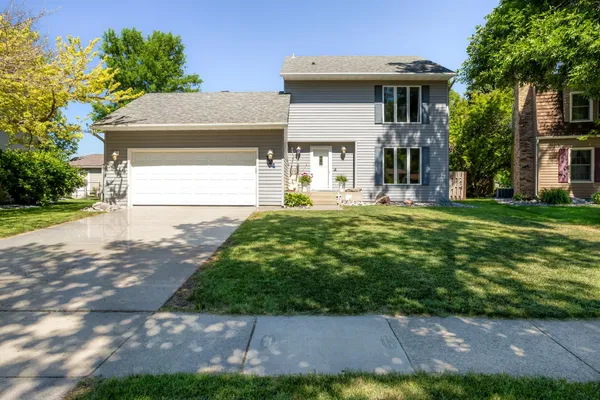 $479,900 | 124 Prairiewood Drive South, Fargo, ND 58103