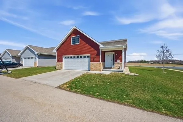 $419,000 | 308 2nd Street, Brooklyn, WI 53521
