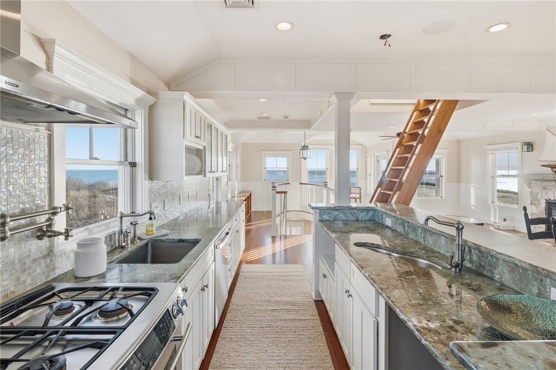 246 Sand Hill Cove Road Narragansett, RI 02882 - Photo 12 of 50