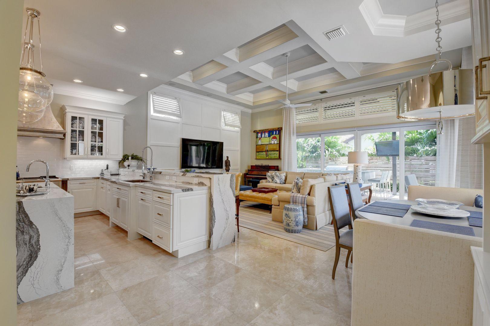 5778 Paddington Way Boca Raton, FL 33496 - Photo 8 of 40 Living Room