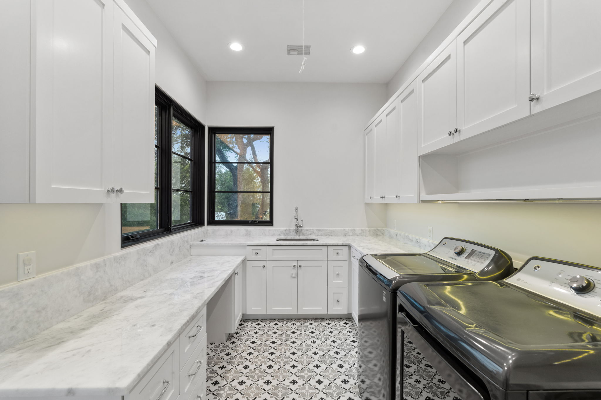 604 Brookhaven Trail Austin, TX 78746 - Photo 9 of 38