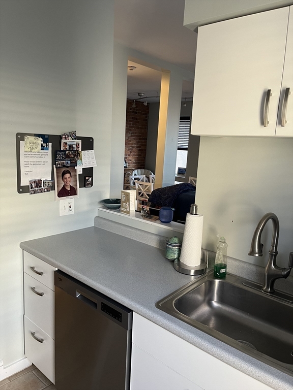 14 Linwood Street, Unit 2 Boston, MA 02119 - Photo 9 of 23