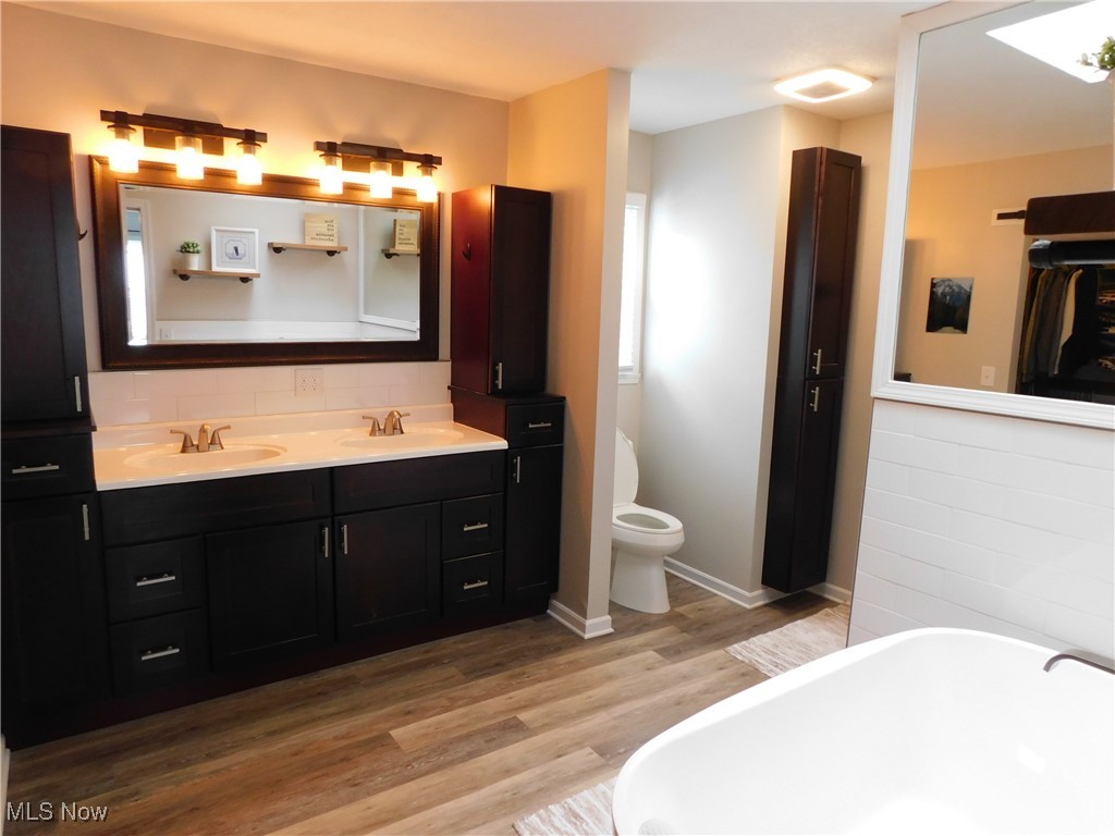 3273 Anglo Circle Northwest Canton, OH 44708 - Photo 19 of 33 Master bath with separate tub and shower