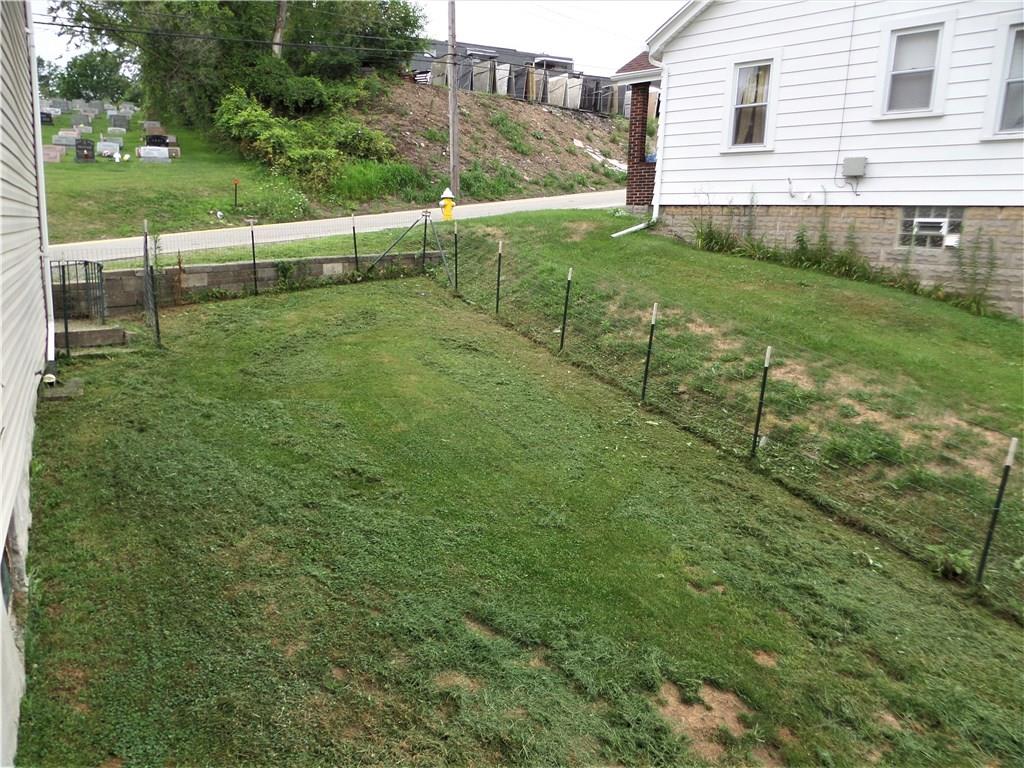 3911 Mt Troy Road Pittsburgh, PA 15212 - Photo 23 of 24 Side yard