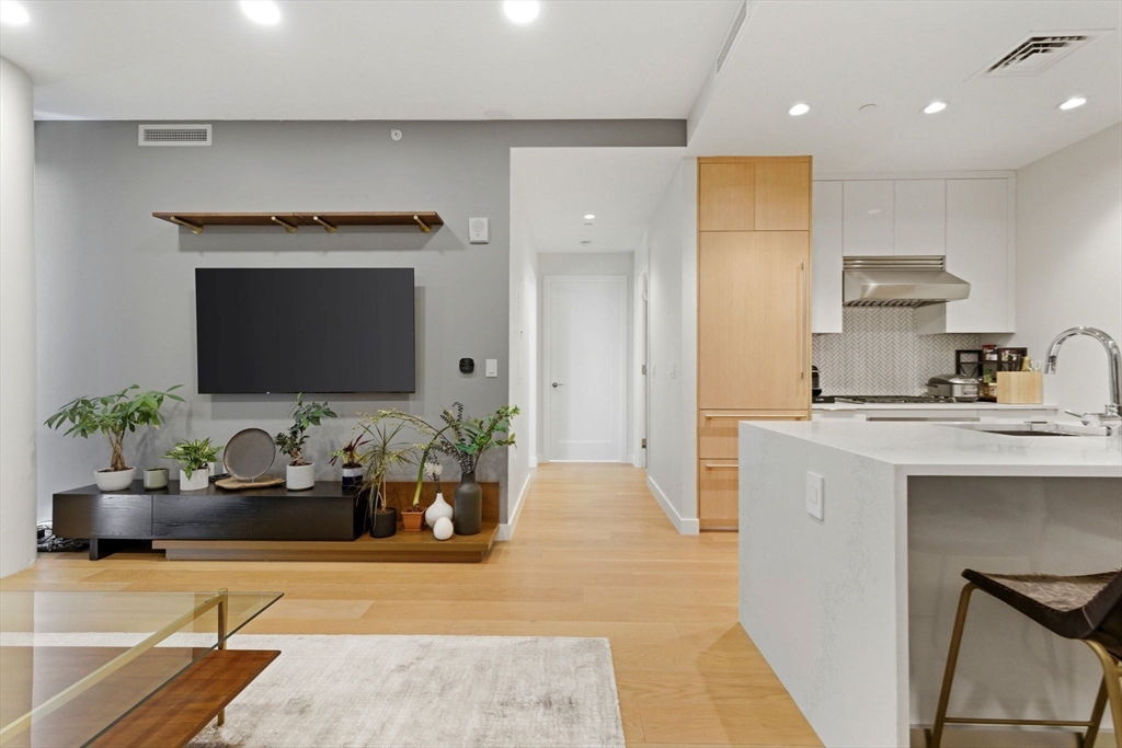 188 Brookline Avenue, Unit 23I Boston, MA 02215 - Photo 9 of 25