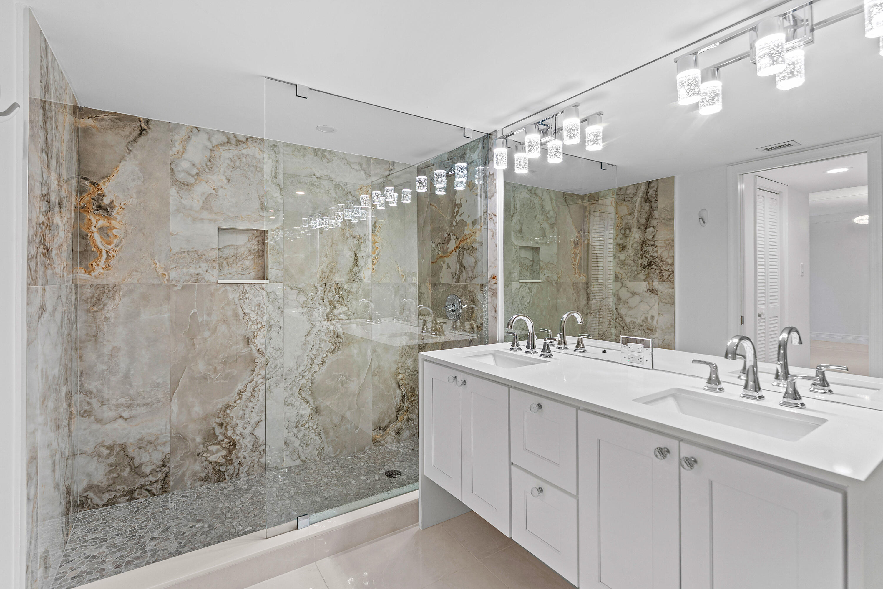 5380 North Ocean Drive, Unit 5A Riviera Beach, FL 33404 - Photo 15 of 38 Primary Bathroom
