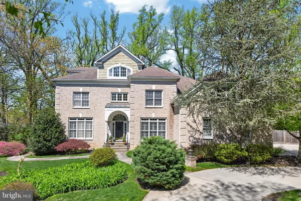 $2,499,000 | 5807 Grosvenor Lane, Bethesda, MD 20814
