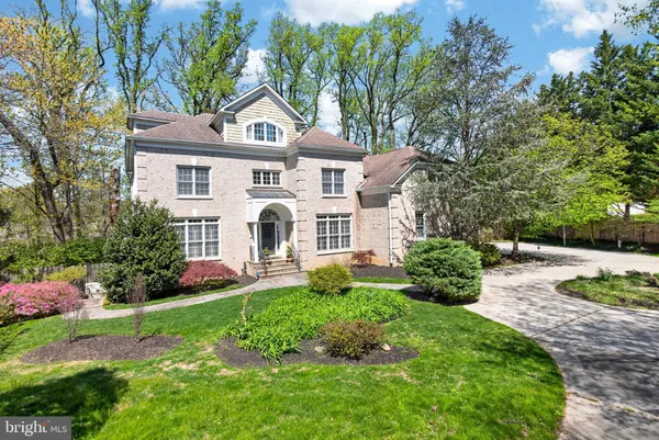 $2,499,000 | 5807 Grosvenor Lane, Bethesda, MD 20814
