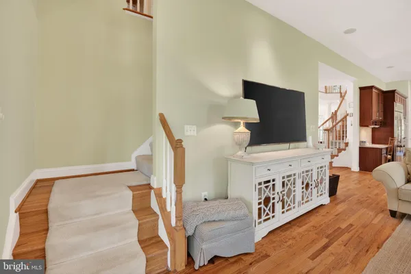 $2,499,000 | 5807 Grosvenor Lane, Bethesda, MD 20814