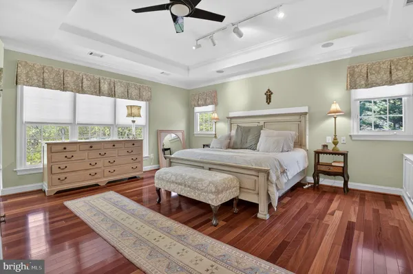 $2,499,000 | 5807 Grosvenor Lane, Bethesda, MD 20814