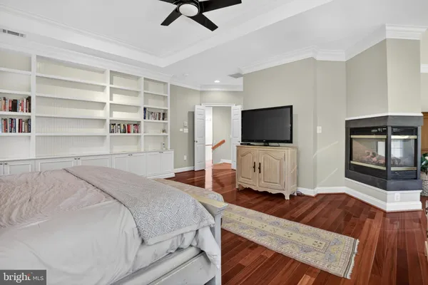 $2,499,000 | 5807 Grosvenor Lane, Bethesda, MD 20814