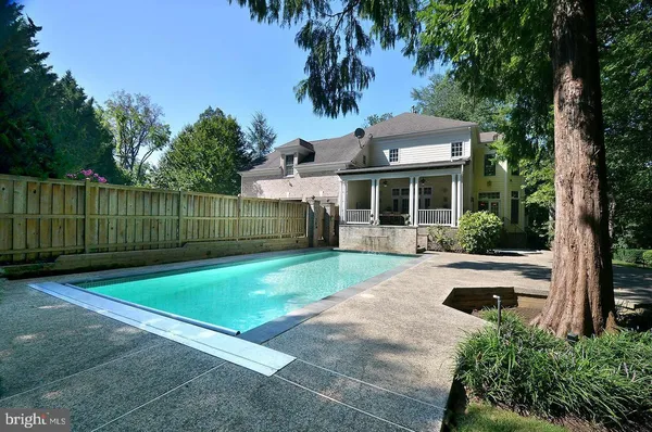 $2,499,000 | 5807 Grosvenor Lane, Bethesda, MD 20814