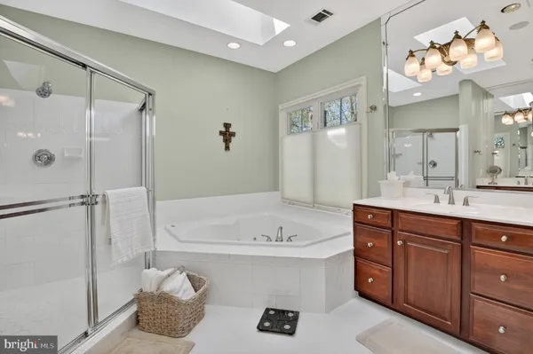 $2,499,000 | 5807 Grosvenor Lane, Bethesda, MD 20814