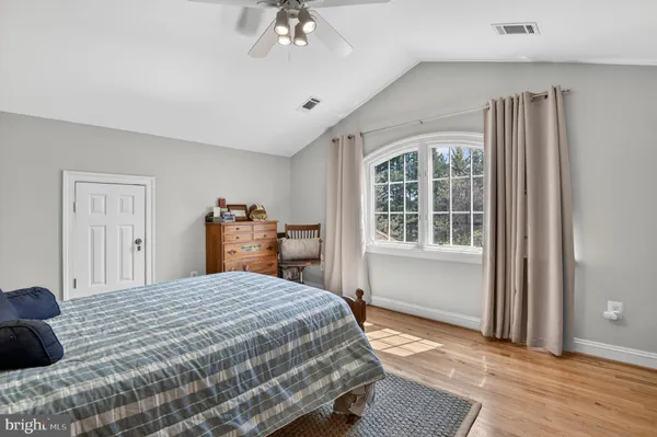 $2,499,000 | 5807 Grosvenor Lane, Bethesda, MD 20814