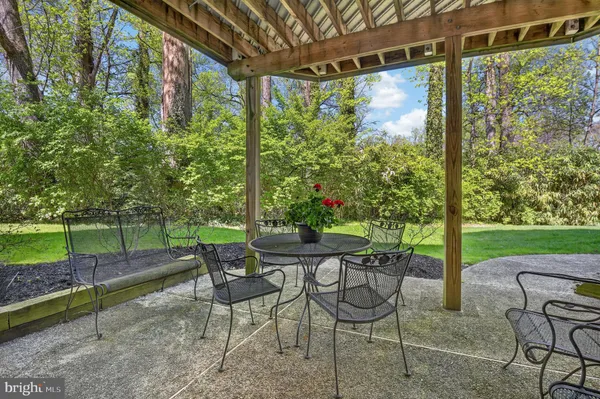 $2,499,000 | 5807 Grosvenor Lane, Bethesda, MD 20814