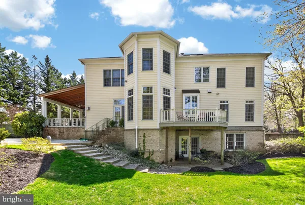$2,499,000 | 5807 Grosvenor Lane, Bethesda, MD 20814