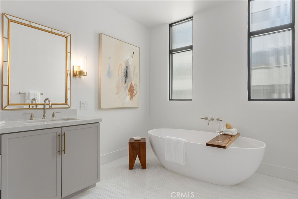 4261 Uptown Newport Drive, Unit 1 Newport Beach, CA 92660 - Photo 18 of 40