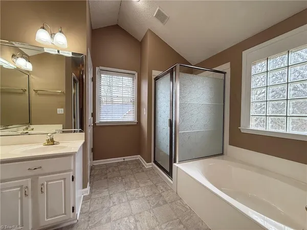 $1,950 | 928 Heatherstone Drive, Winston-Salem, NC 27104