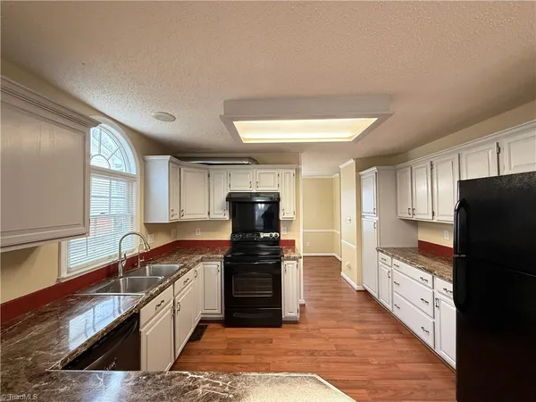 $1,950 | 928 Heatherstone Drive, Winston-Salem, NC 27104