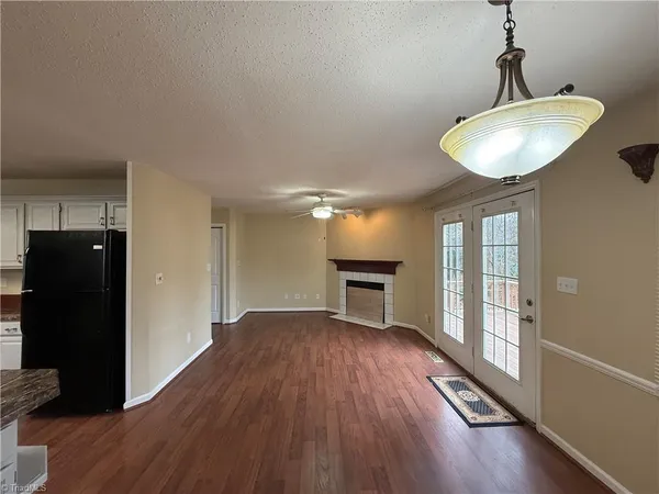 $1,950 | 928 Heatherstone Drive, Winston-Salem, NC 27104