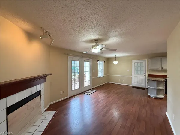 $1,950 | 928 Heatherstone Drive, Winston-Salem, NC 27104