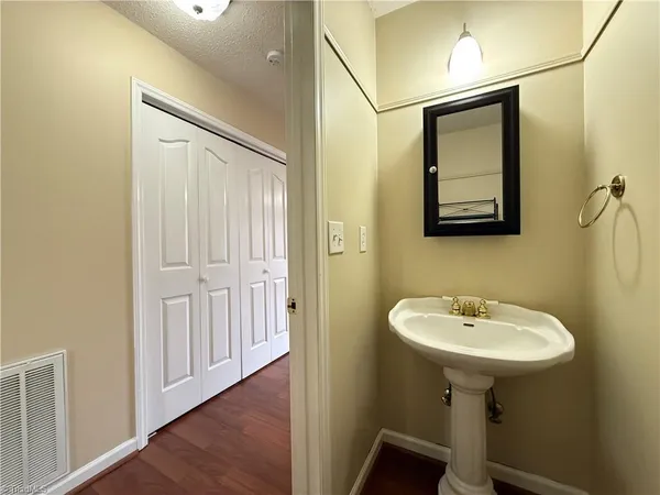 $1,950 | 928 Heatherstone Drive, Winston-Salem, NC 27104