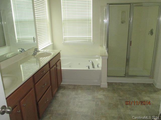 4521 David Cox Road Charlotte, NC 28269 - Photo 8 of 10