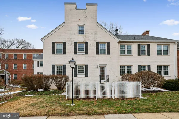 $1,950 | 2912 13th Road South, Unit 12104, Arlington, VA 22204