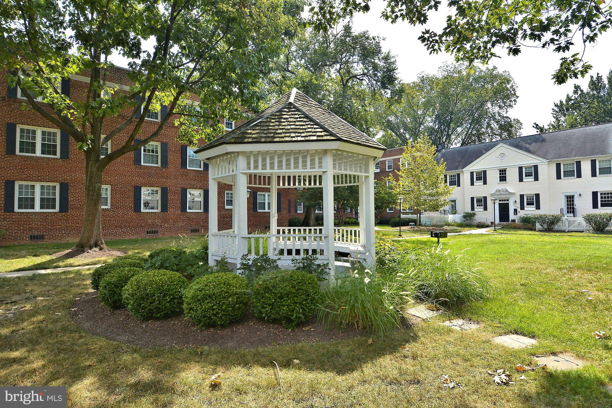 2912 13th Road South, Unit 12104 Arlington, VA 22204 - Photo 33 of 38 The Commons of Arlington Common Areas