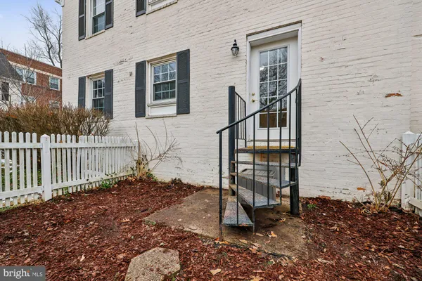 $1,950 | 2912 13th Road South, Unit 12104, Arlington, VA 22204