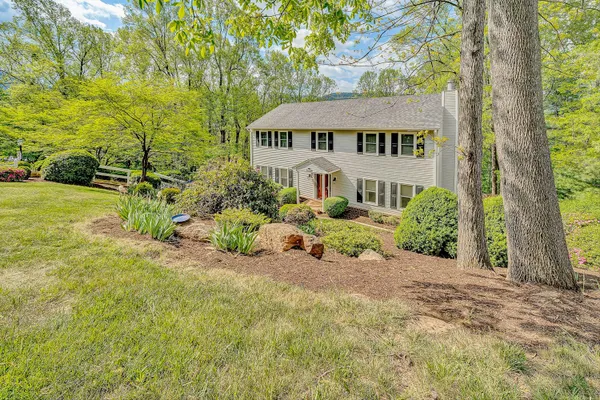 $450,000 | 6640 Parkway Drive, Roanoke, VA 24018