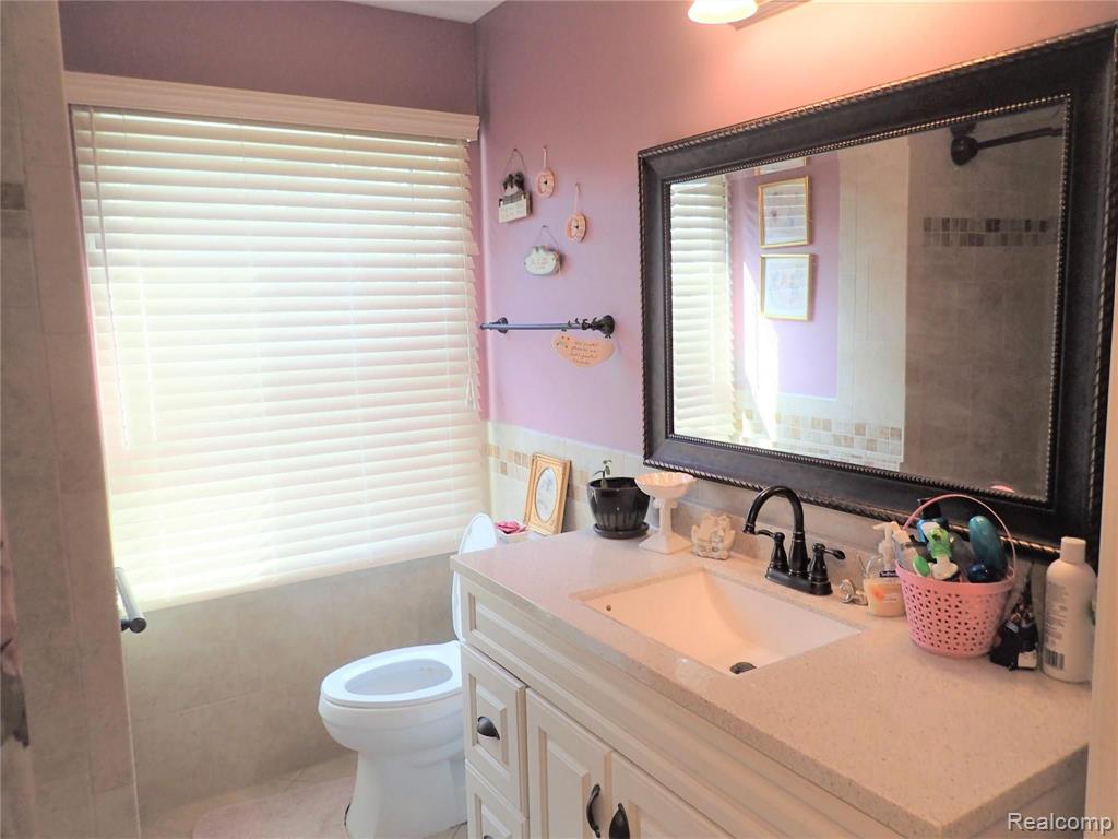 1105 Marquette Court Rochester Hills, MI 48307 - Photo 16 of 27