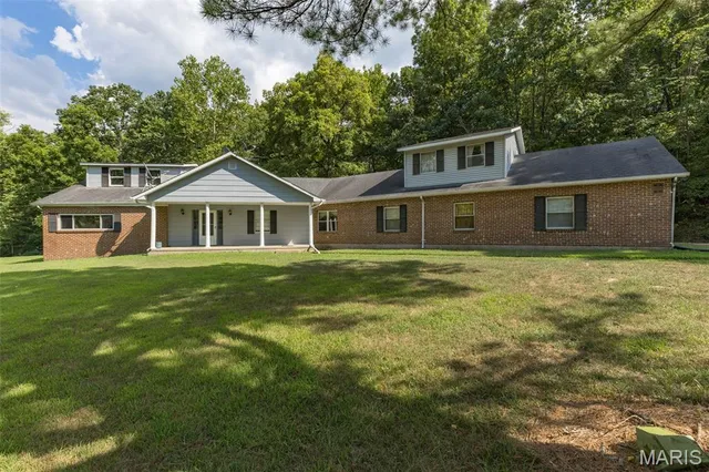 $795,000 | 2540 Pfinister School Road, De Soto, MO 63020