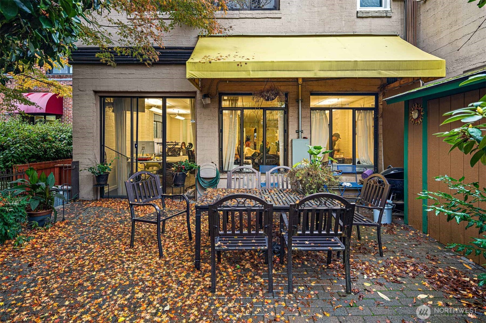 231 Summit Avenue East Seattle, WA 98102 - Photo 4 of 10