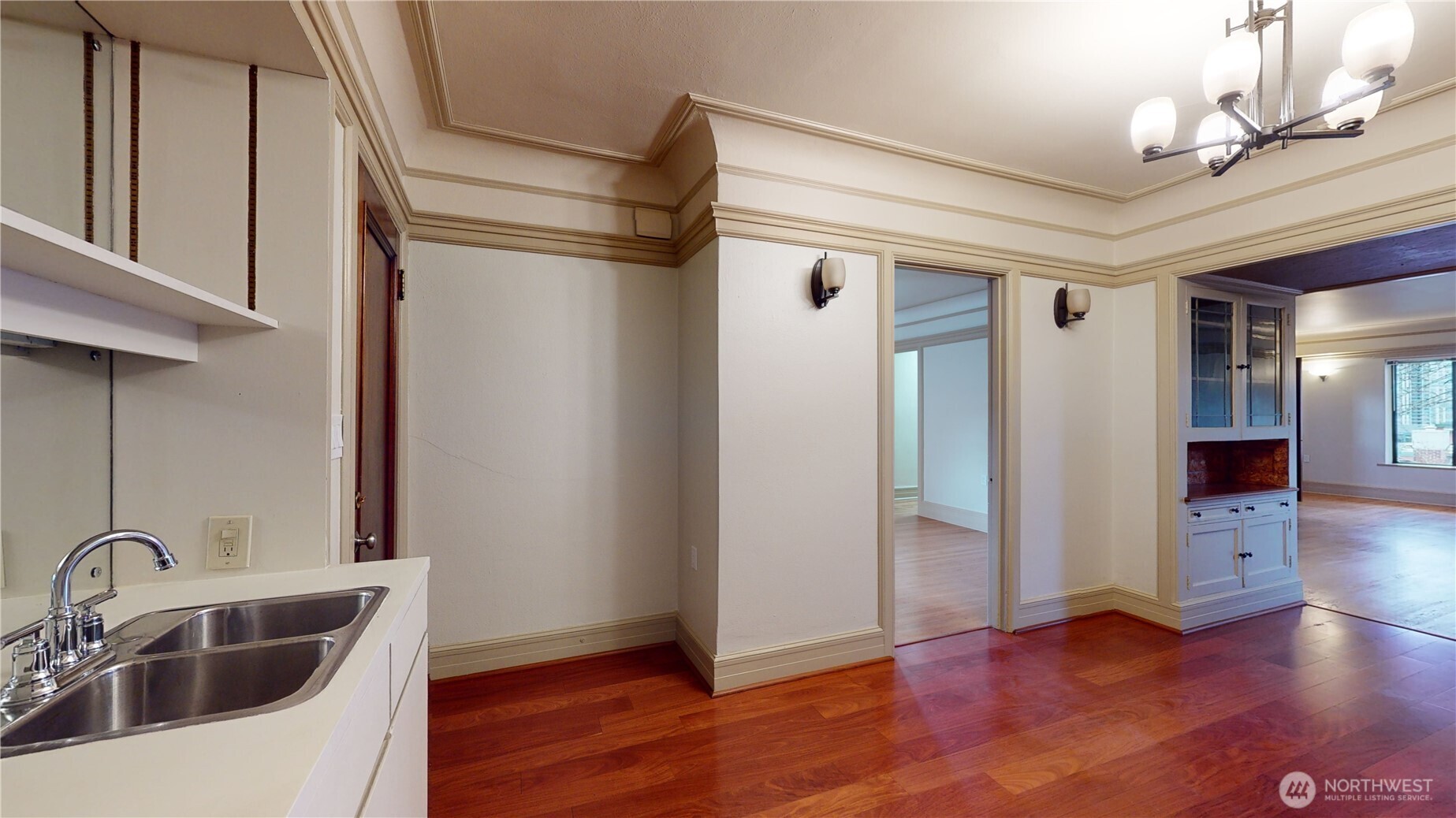 231 Summit Avenue East Seattle, WA 98102 - Photo 6 of 10