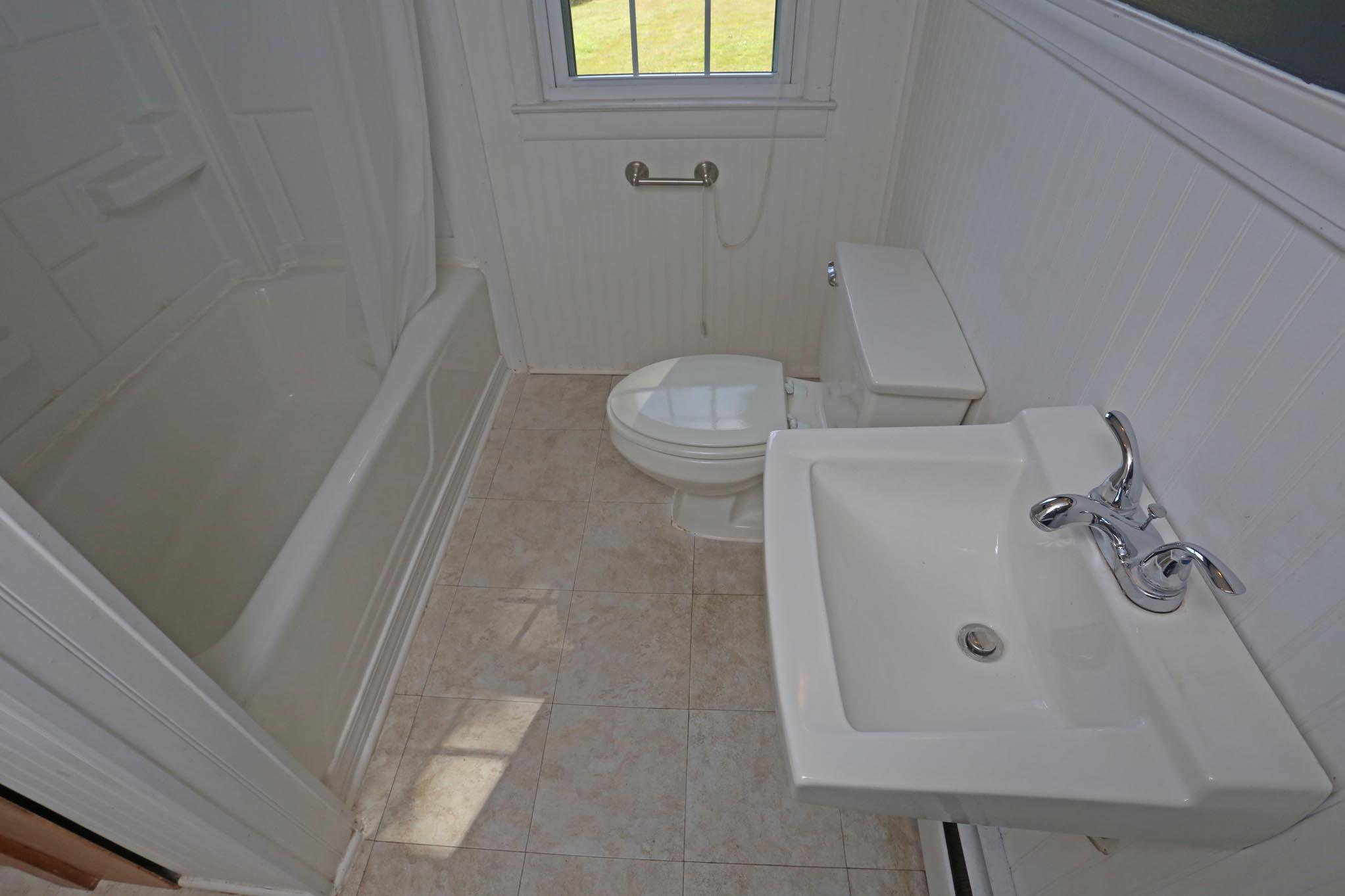 3124 Blue Ridge Boulevard Roanoke, VA 24012 - Photo 22 of 49 a bathroom with a sink and toilet