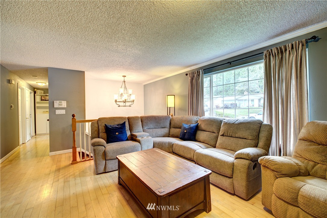 12611 177th Place Southeast Renton, WA 98059 - Photo 6 of 19
