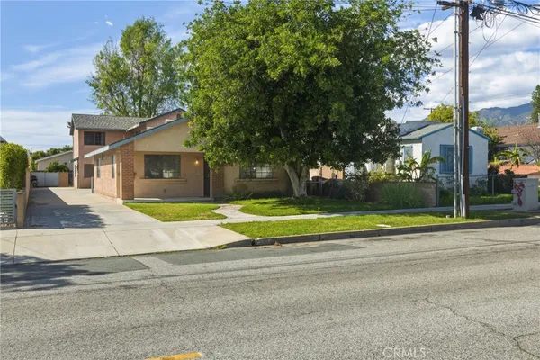 $2,700 | 539 North Pasadena Avenue, Unit 1, Azusa, CA 91702