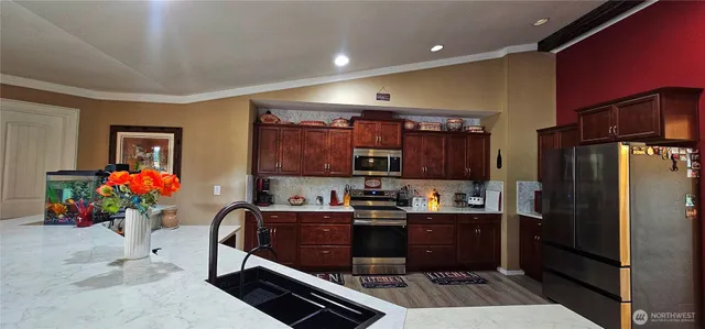 $950,000 | 3652 Pennsylvania Street, Longview, WA 98632