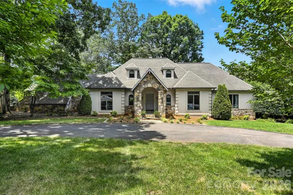 $699,900 | 5042 Ridge Land Drive, Hickory, NC 28602