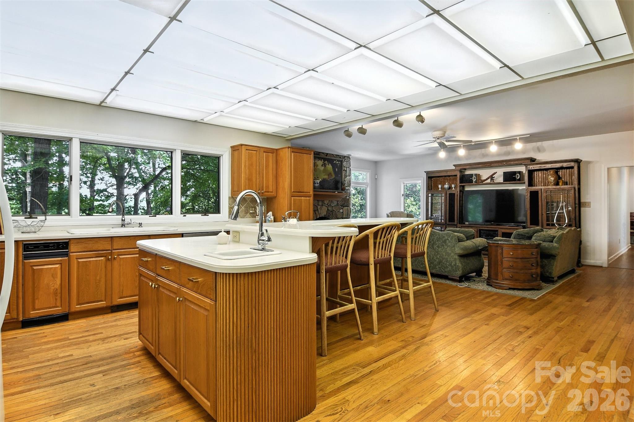 5042 Ridge Land Drive Hickory, NC 28602 - Photo 11 of 46 a kitchen with lots of counter top space