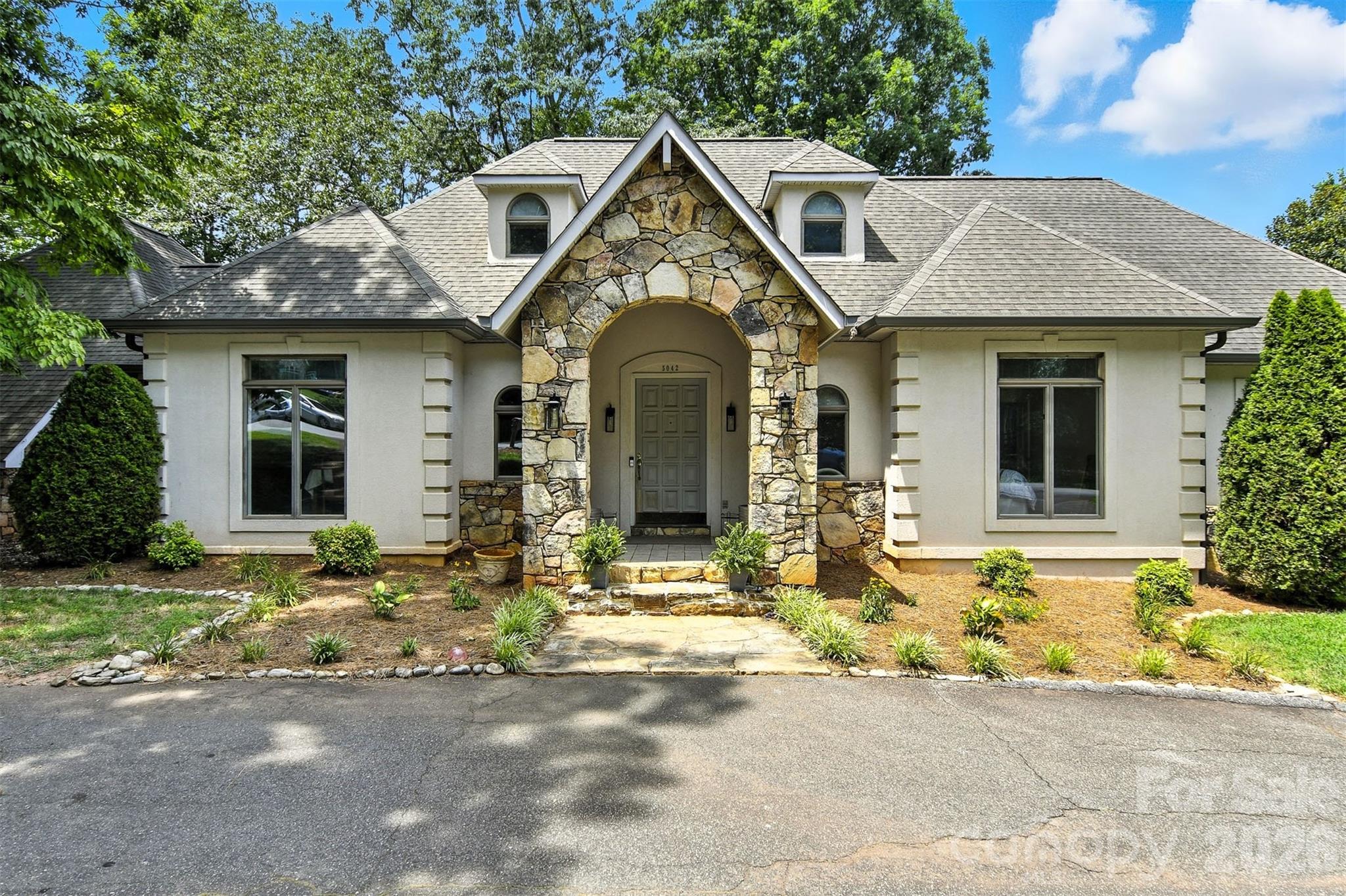 5042 Ridge Land Drive Hickory, NC 28602 - Photo 2 of 47