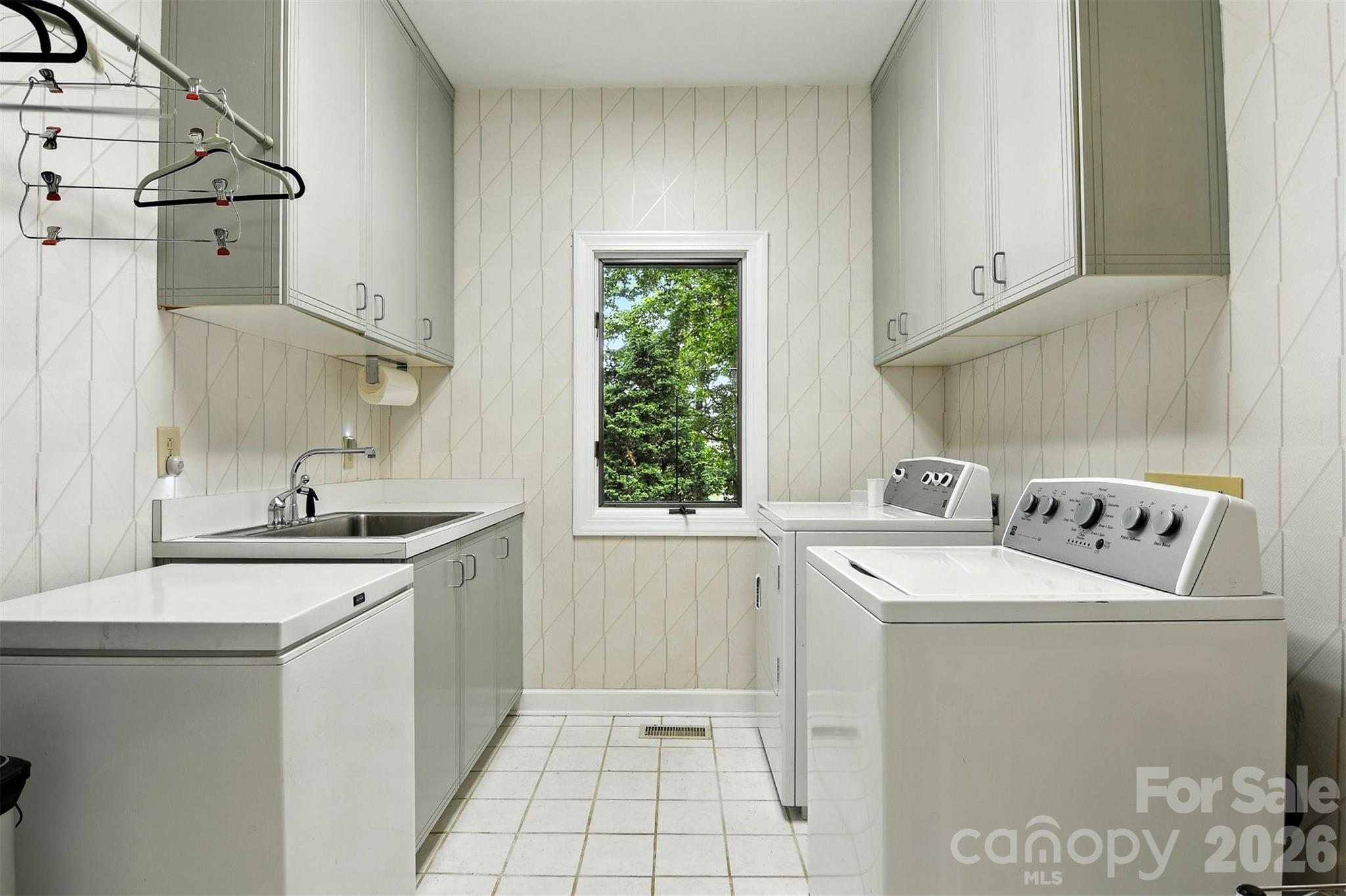 5042 Ridge Land Drive Hickory, NC 28602 - Photo 22 of 47