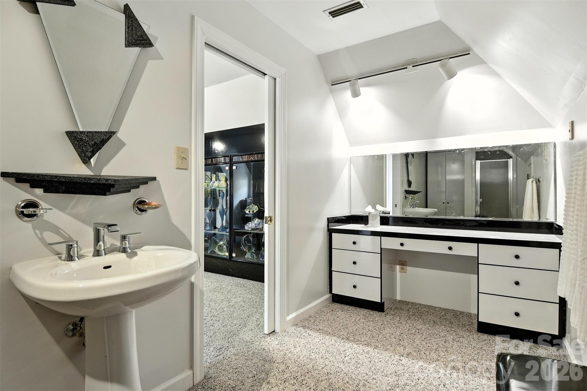 5042 Ridge Land Drive Hickory, NC 28602 - Photo 28 of 47