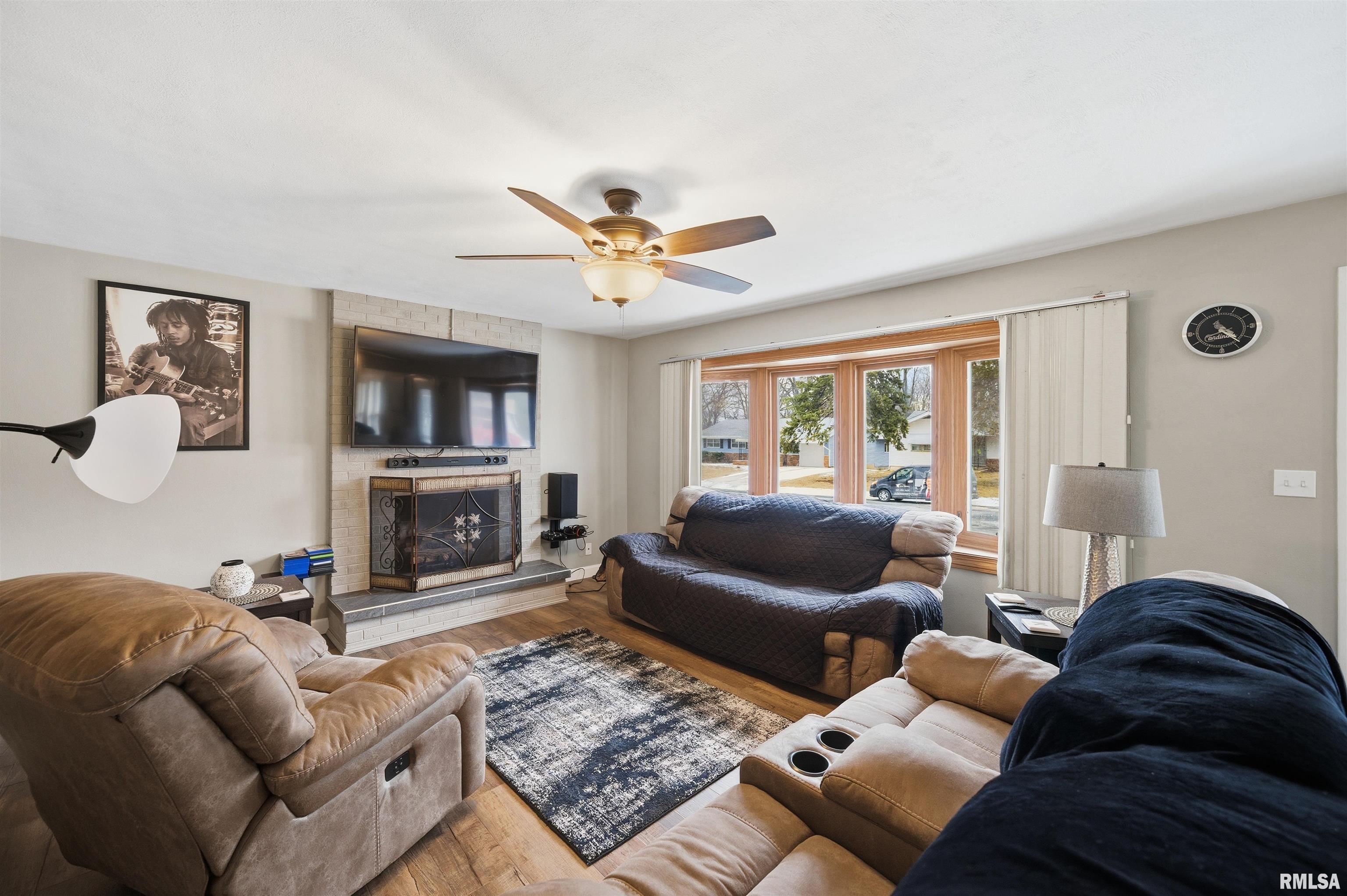 4209 South Paramount Road Bartonville, IL 61607 - Photo 4 of 27