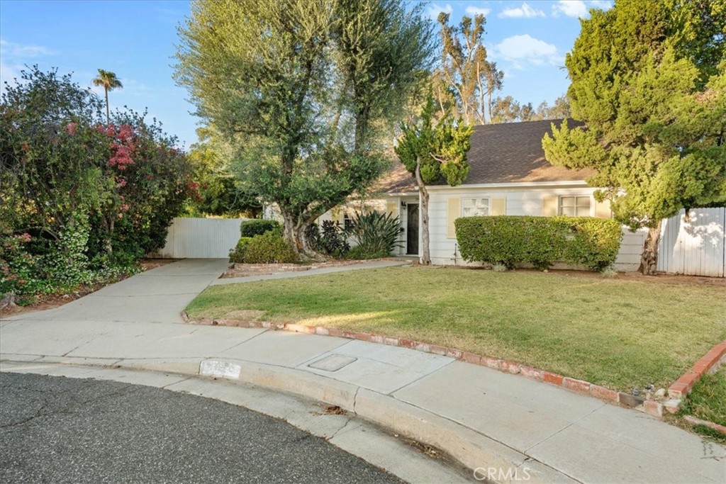 2807 Wyoming Way Riverside, CA 92506 - Photo 2 of 40