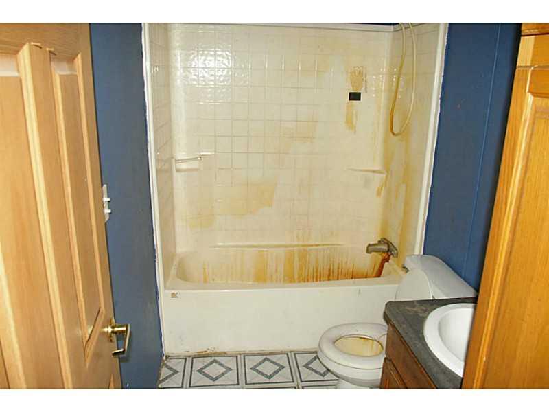 657 Cushing Road Cushing, ME 04563 - Photo 14 of 18 Bathroom.