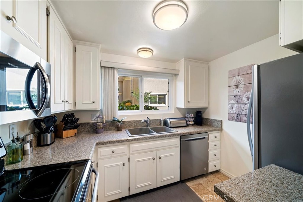 1040 Central Avenue, Unit 14 Riverside, CA 92507 - Photo 17 of 46