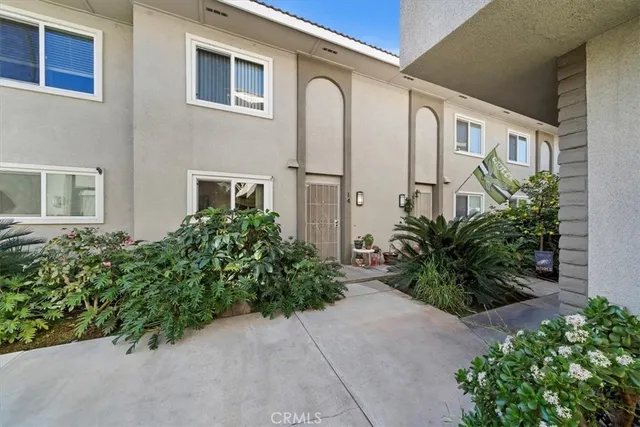 $449,999 | 1040 Central Avenue, Unit 14, Riverside, CA 92507